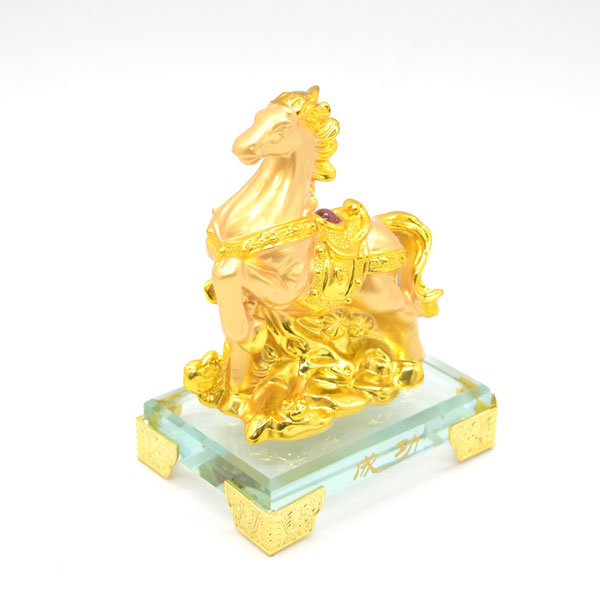 ガラス台座の金馬S